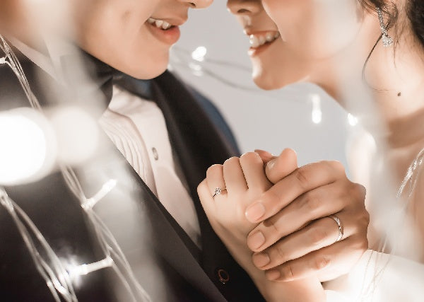 minimalist-brides-the-beauty-of-1-carat-diamond-rings